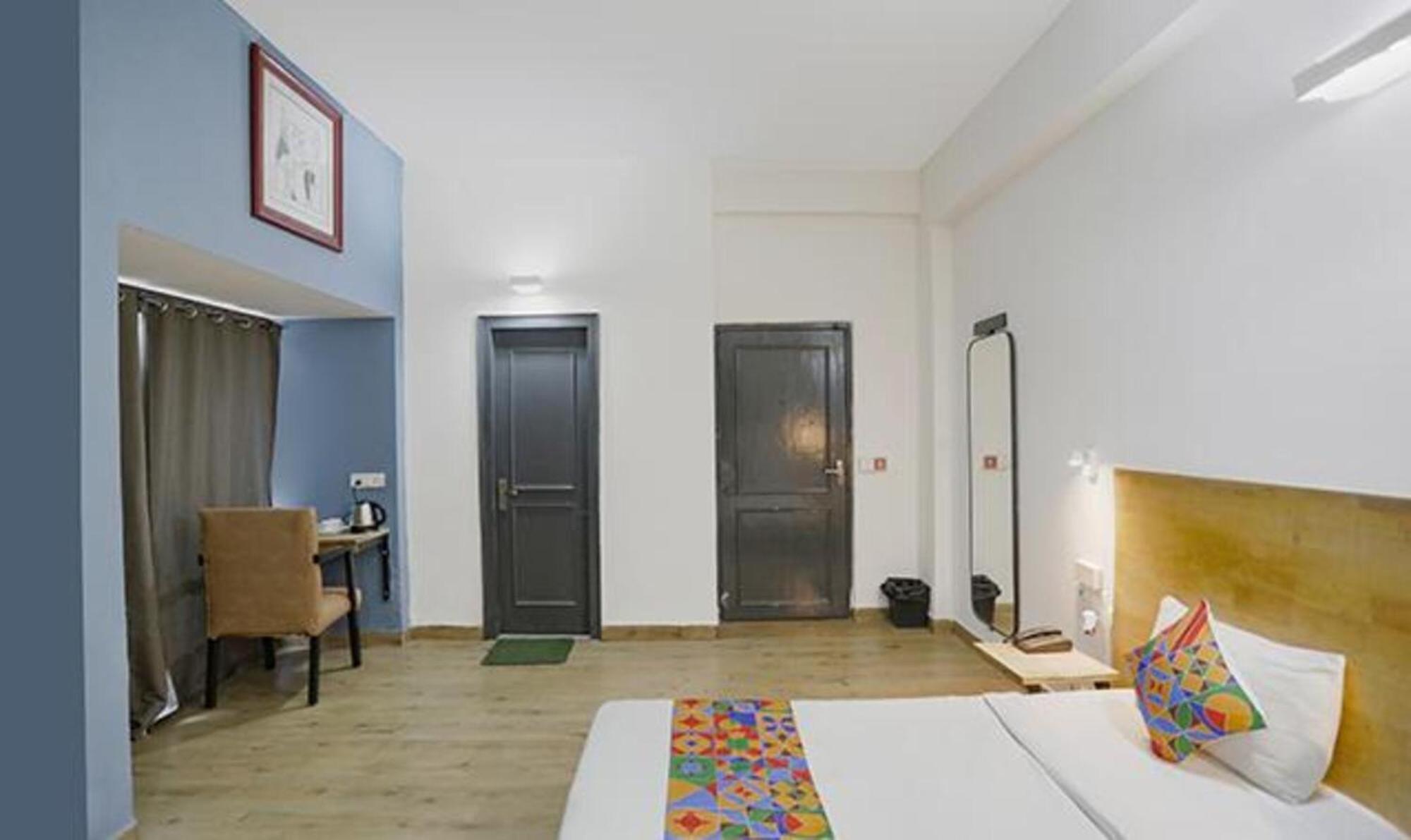 Fabhotel F9 Sector 51 Нойда Екстер'єр фото