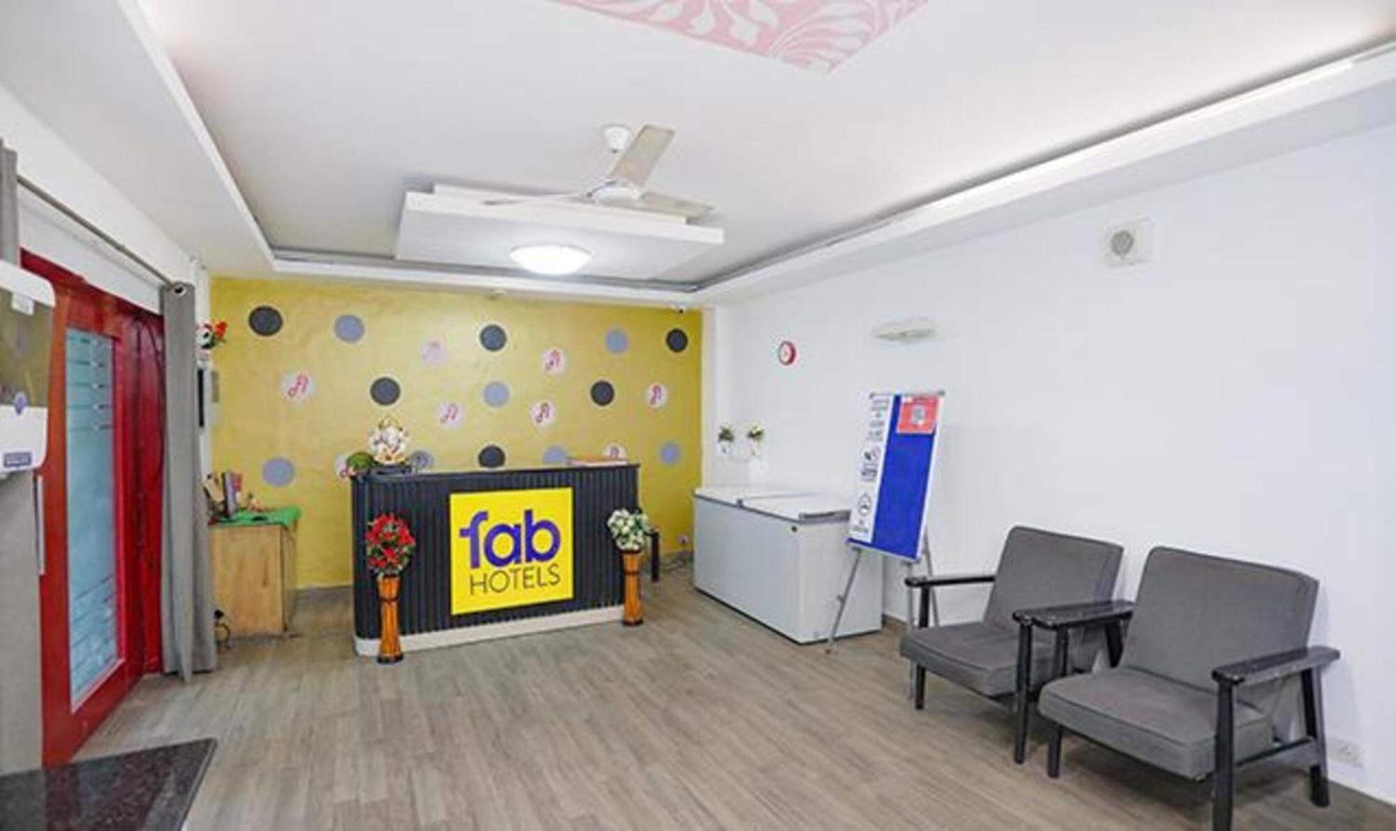Fabhotel F9 Sector 51 Нойда Екстер'єр фото